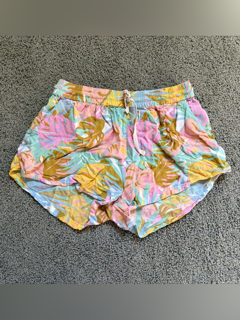 Billabong Tropical Print Shorts Pastel Colored Palm Leaf Pattern Size S Beachy